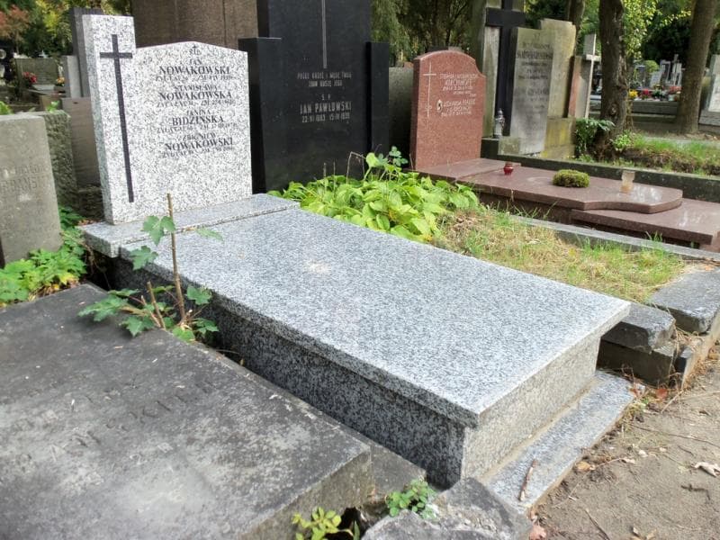Zdjęcie grobu Jan Nowakowski (1)