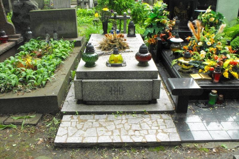 Zdjęcie grobu: Janusz Kucharski
