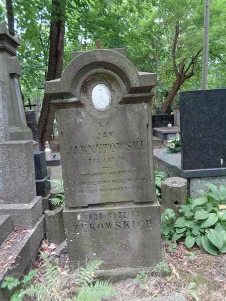 Zdjęcie grobu Jan Jarnutowski (2)