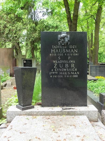 Zdjęcie grobu Władysława Żubr (2)