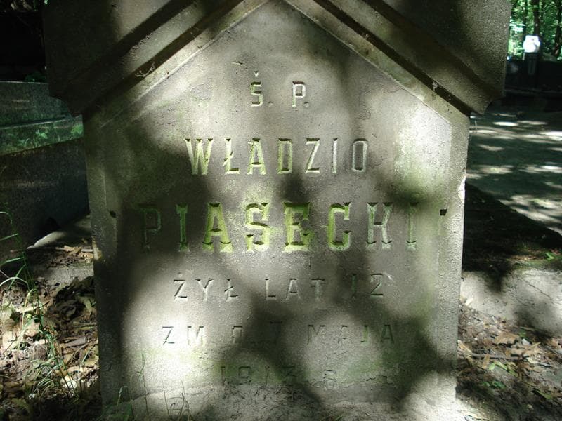 Zdjęcie grobu Władzio Piasecki (2)