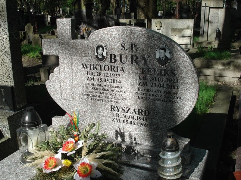 Zdjęcie grobu Wiktoria Bury (1)