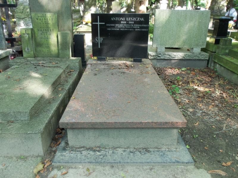 Zdjęcie grobu Antoni Leszczak (1)