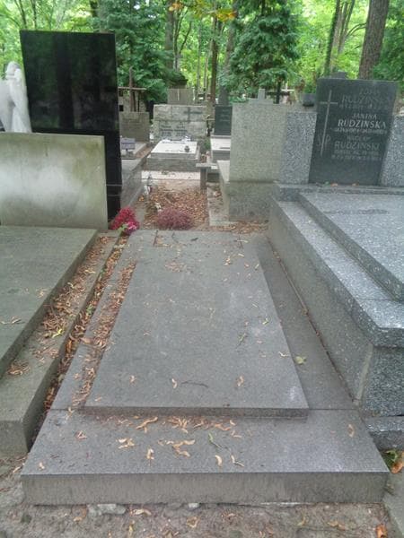 Zdjęcie grobu Anonim (1)