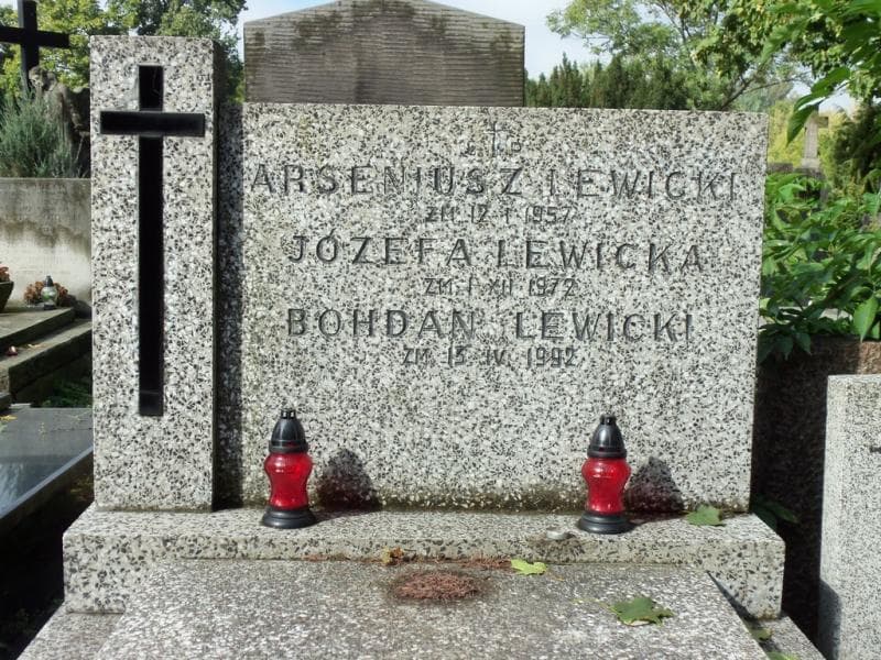 Zdjęcie grobu Bohdan Lewicki (2)