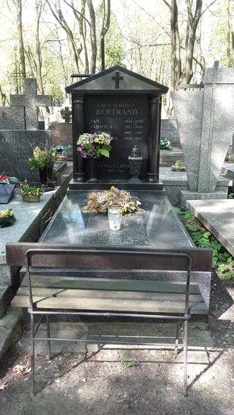 Zdjęcie grobu: Edward Bertrand