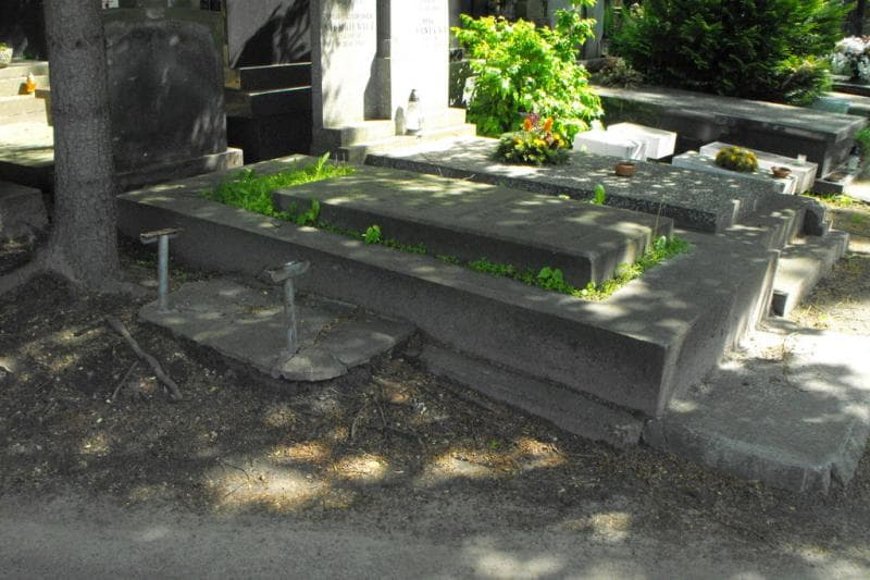 Zdjęcie grobu Wiktor Bussoni (1)