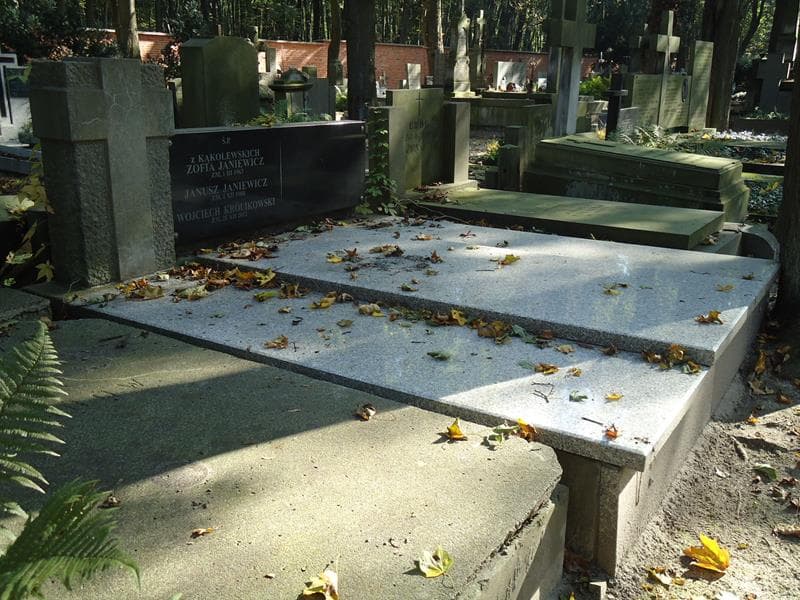 Zdjęcie grobu Wojciech Królikowski (1)
