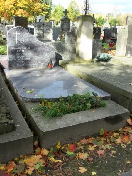 Zdjęcie grobu Maria Tom (1)