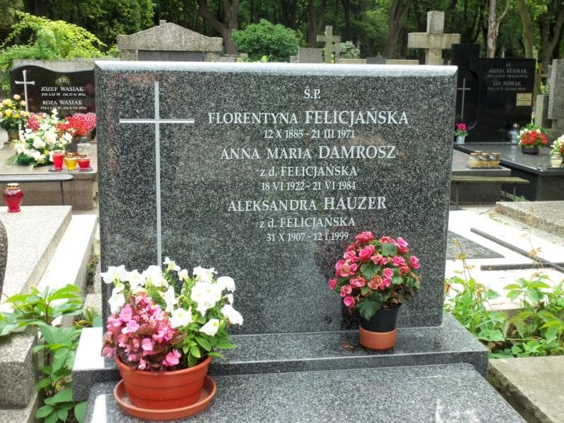 Zdjęcie grobu Aleksandra Hauzer (2)