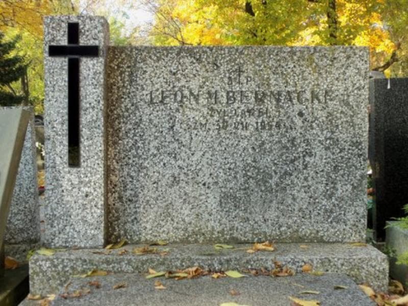 Zdjęcie grobu Leon M. Bernacki (2)