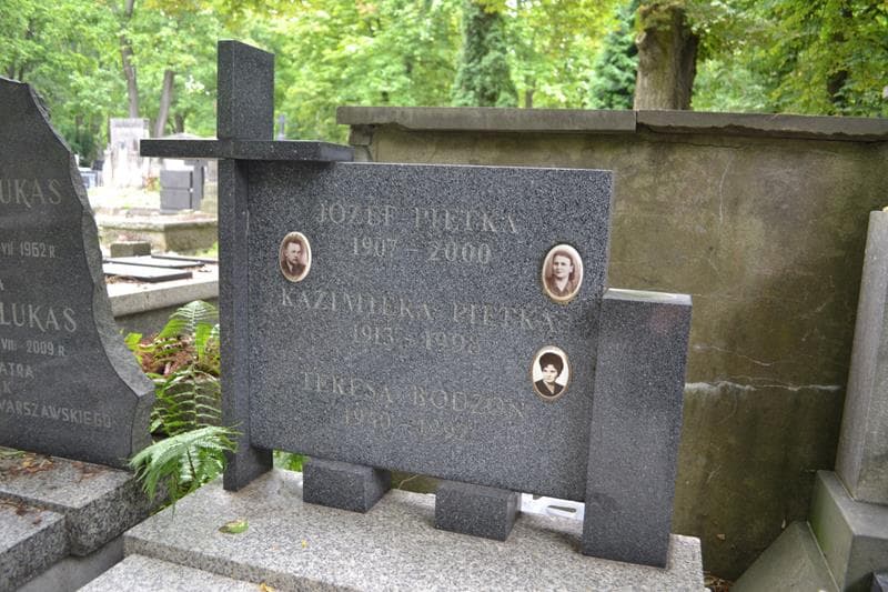 Zdjęcie grobu Józefa Piętka (2)