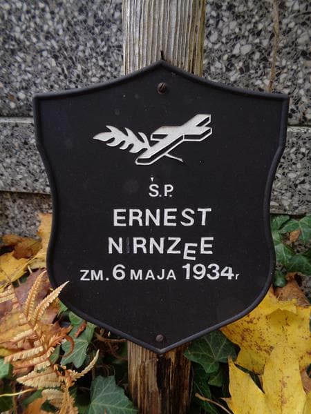 Zdjęcie grobu Ernest Nirnzee (2)