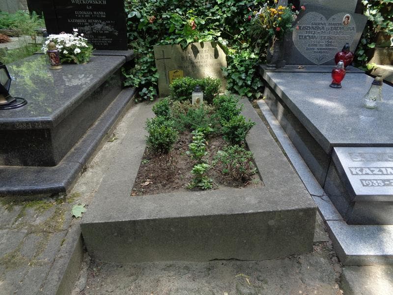 Zdjęcie grobu Kazimierz Bieliński (1)