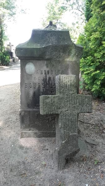 Zdjęcie grobu Antonina Kazimiera Bondzelewska (2)