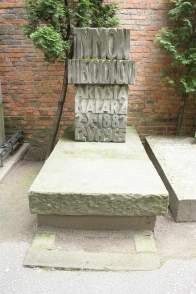 Zdjęcie grobu Tymon Niesiołowski (2)