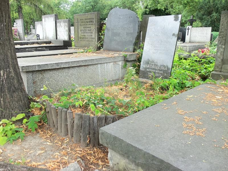 Zdjęcie grobu Karol Jakobielski (1)