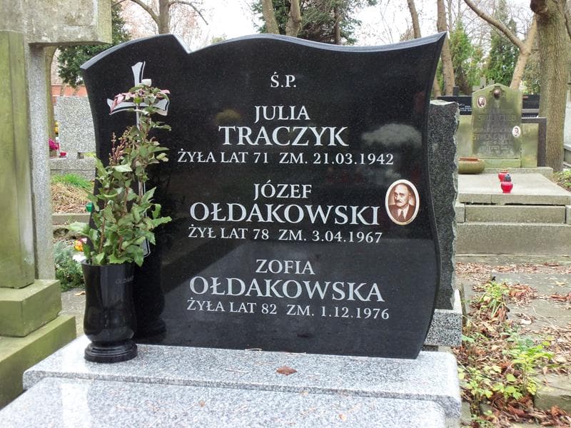 Zdjęcie grobu Julia Traczyk (2)