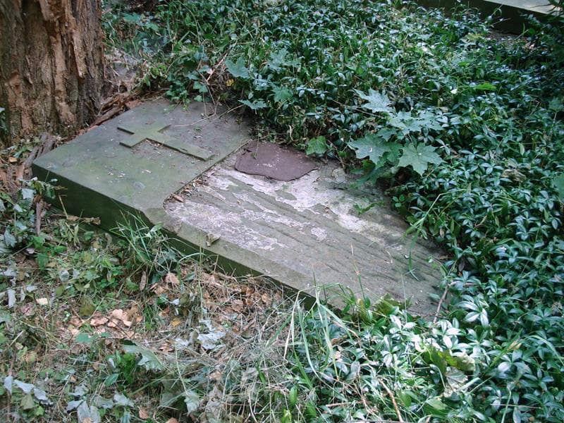 Zdjęcie grobu Anonim (2)