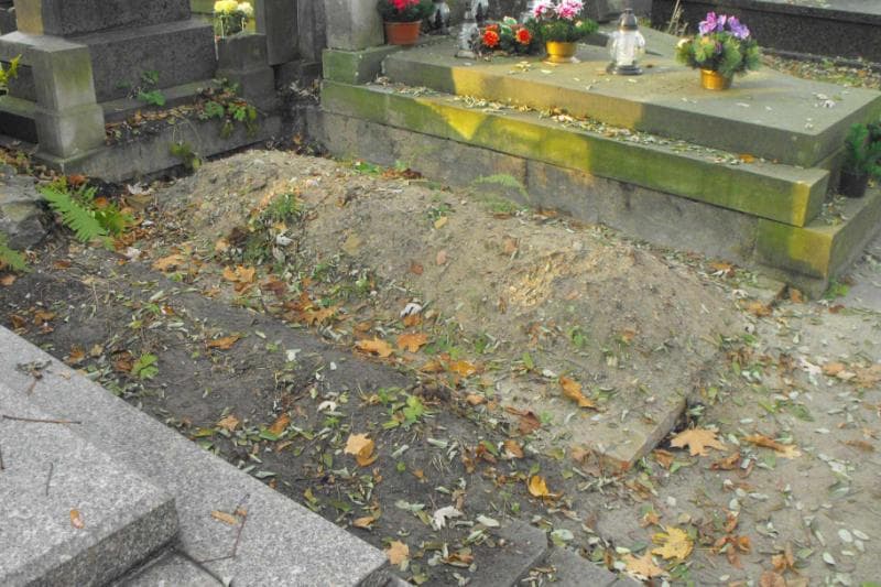 Zdjęcie grobu Anonim (1)