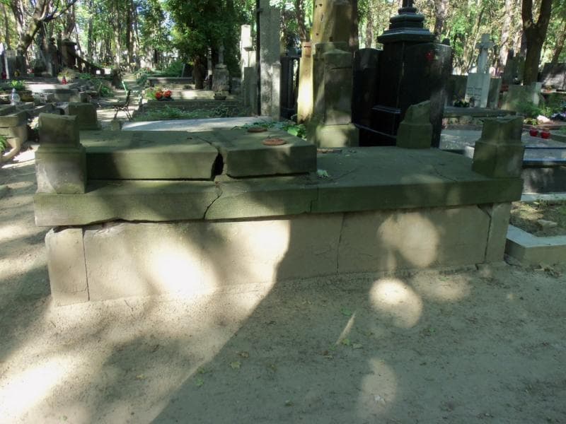 Zdjęcie grobu Tomasz Nowogórski (2)