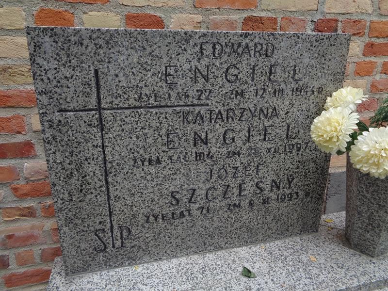Zdjęcie grobu Helena Szczęsna (2)