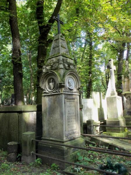 Zdjęcie grobu Konstanty Lowi (2)