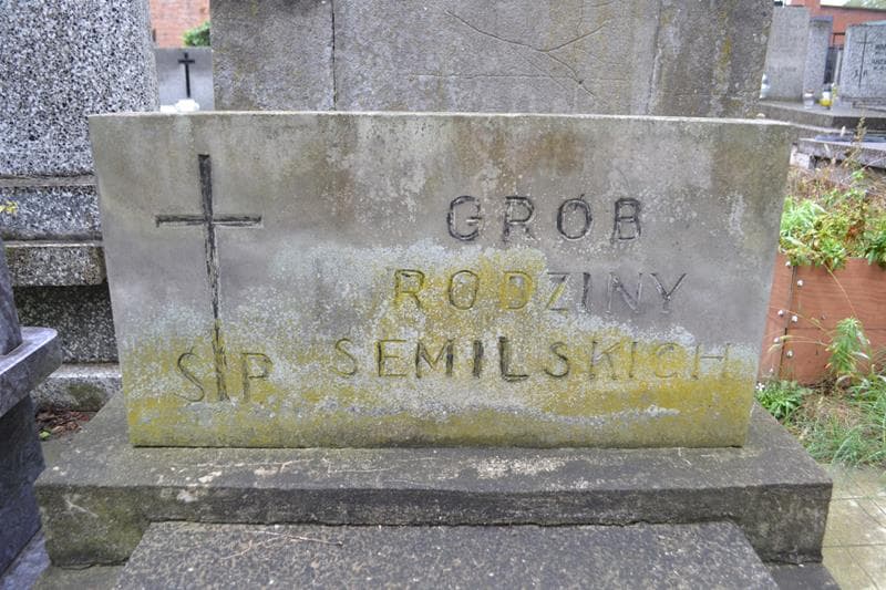 Zdjęcie grobu Semilscy (2)