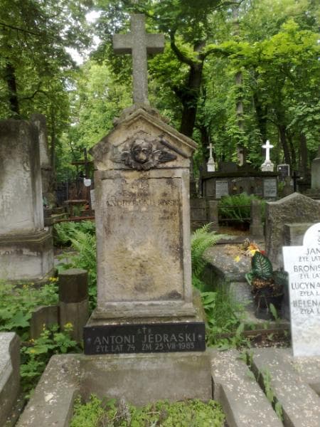 Zdjęcie grobu Amelja Młyńska (1)