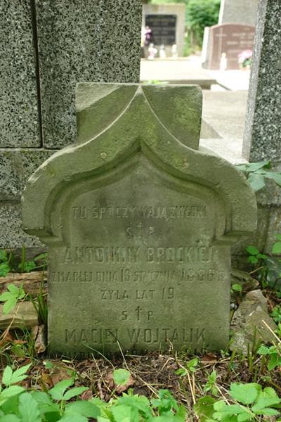 Zdjęcie grobu Antonina Brocka (2)
