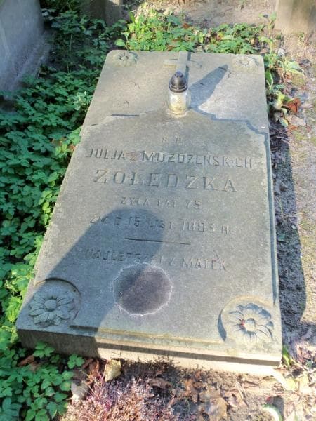 Zdjęcie grobu Julja Żołędzka (2)