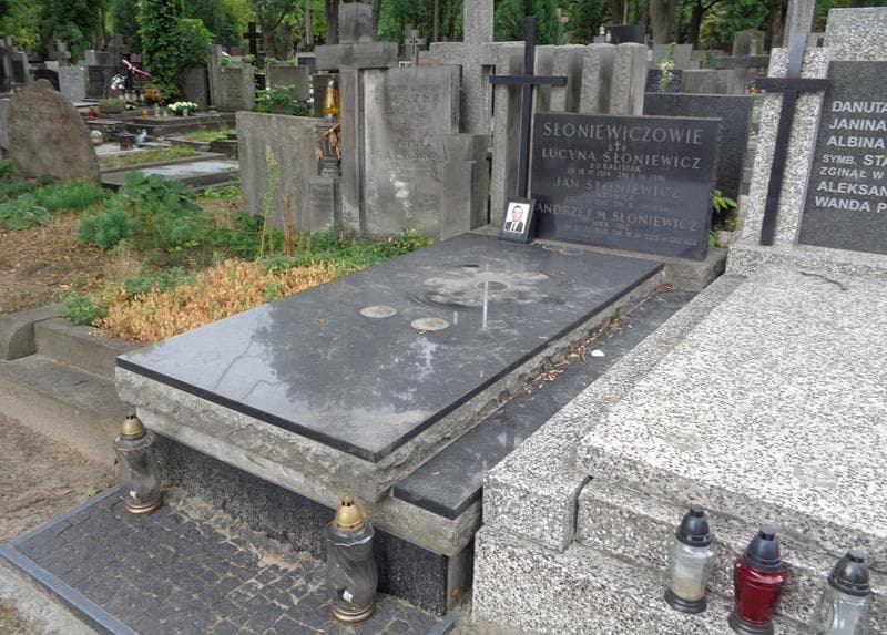 Zdjęcie grobu Jan Słoniewicz (1)