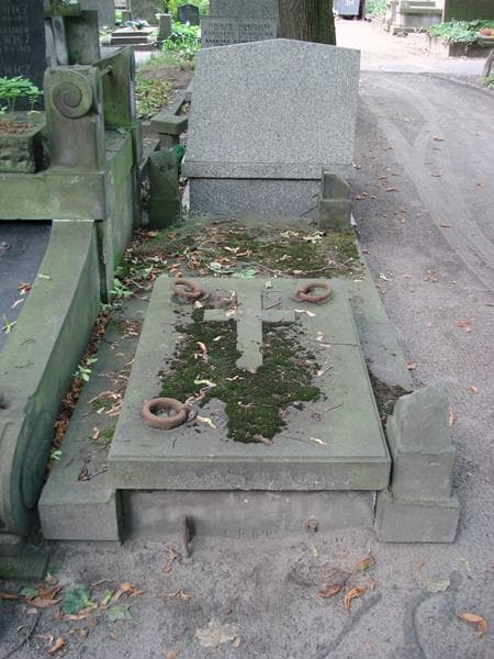 Zdjęcie grobu Anonim (1)