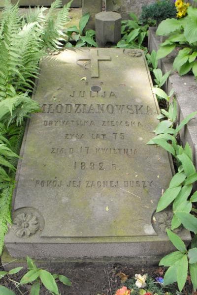 Zdjęcie grobu Julia Młodzianowska (2)