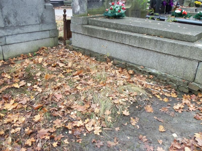 Zdjęcie grobu Anonim (1)