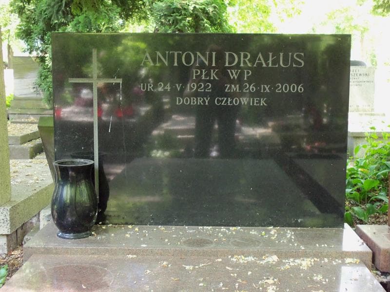 Zdjęcie grobu Antoni Drałus (2)