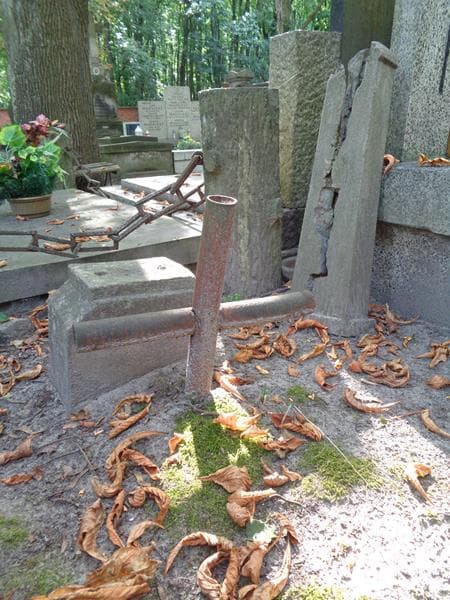 Zdjęcie grobu Anonim (2)