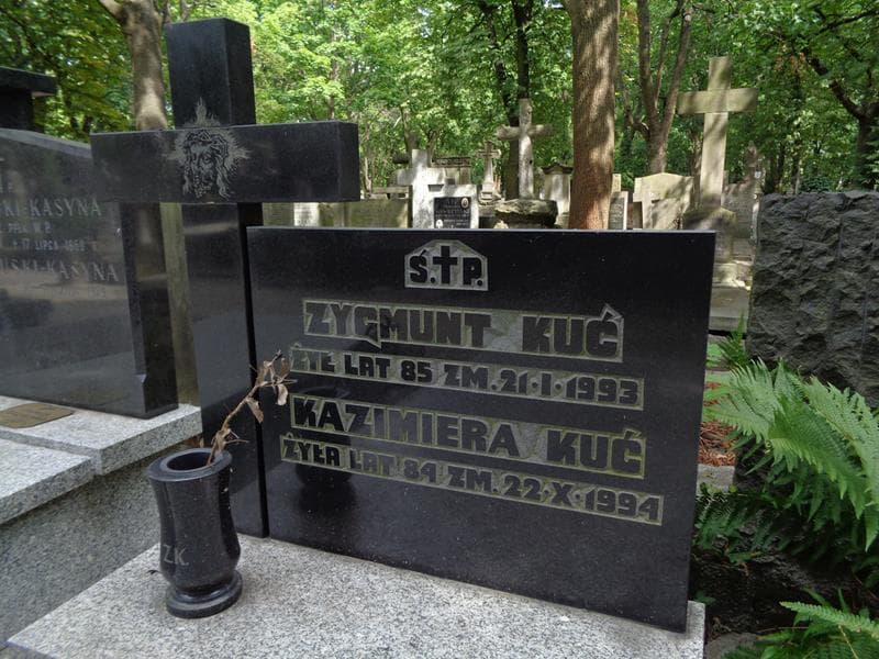 Zdjęcie grobu Kazimiera Kuć (2)