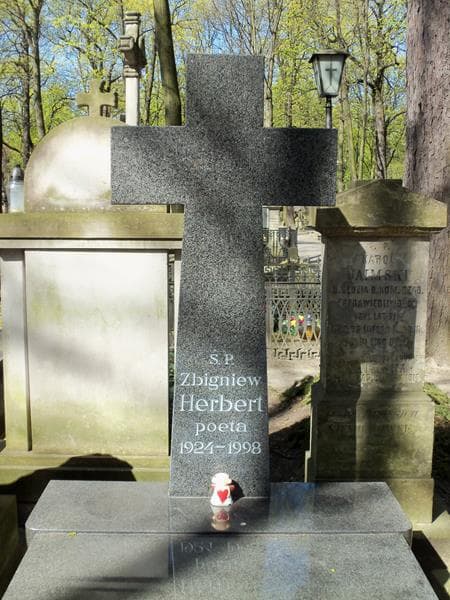 Zdjęcie grobu Zbigniew Herbert (2)