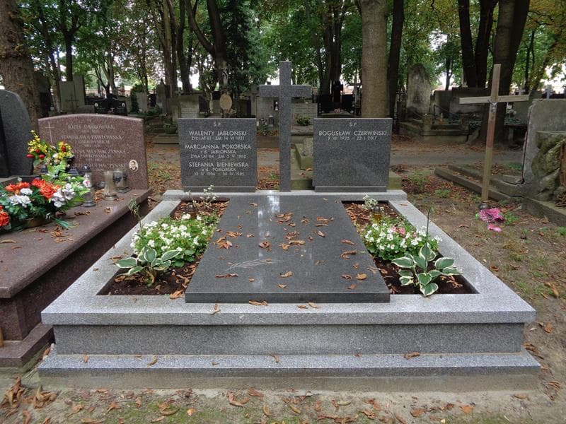 Zdjęcie grobu Walenty Jabłoński (1)