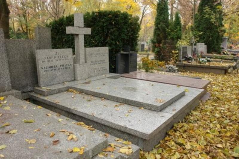 Zdjęcie grobu Jan Pielech (1)