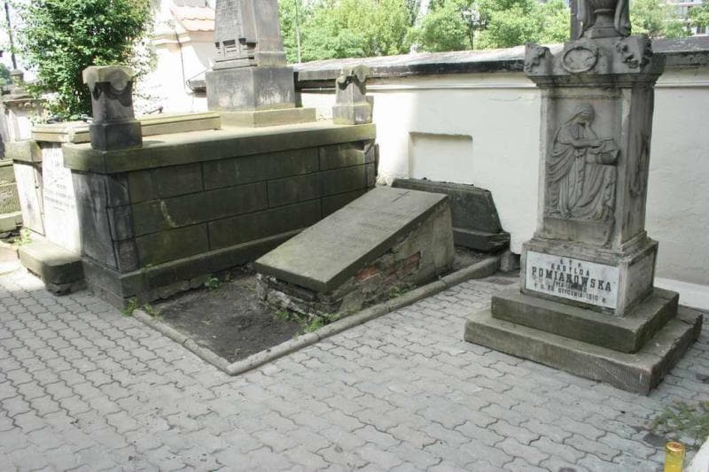 Zdjęcie grobu Tomasz Boruński (2)