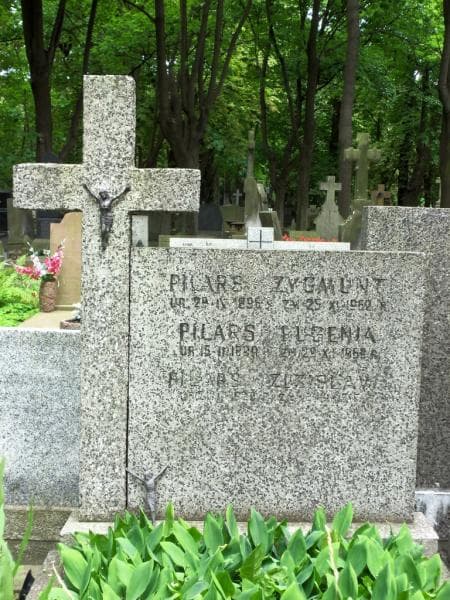 Zdjęcie grobu Eugenia Pilars (2)