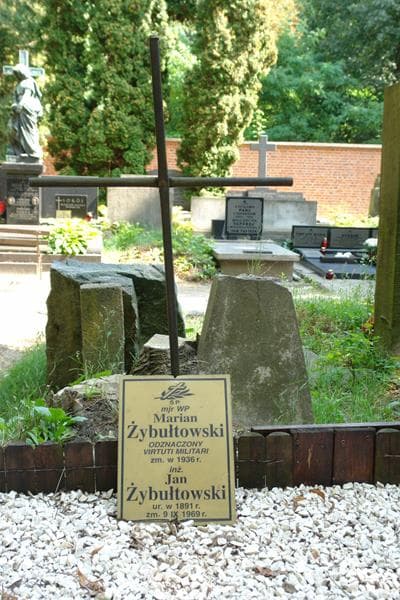 Zdjęcie grobu Marian Żybułtowski (2)