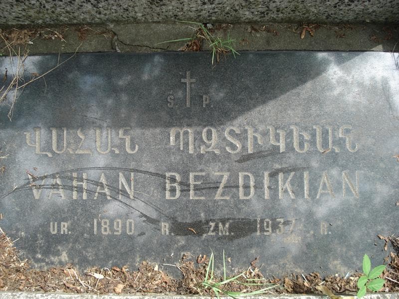 Zdjęcie grobu Vahan Bezdikian (2)
