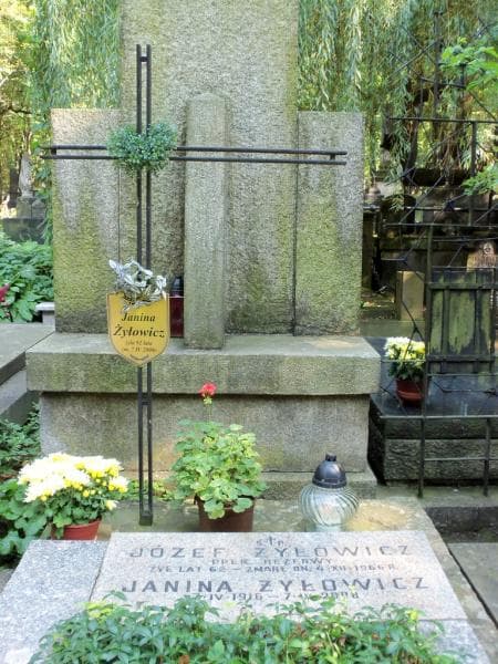 Zdjęcie grobu Janina Żyłowicz (2)