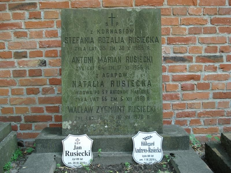 Zdjęcie grobu Hildegard Andrews-Rusiecka (2)