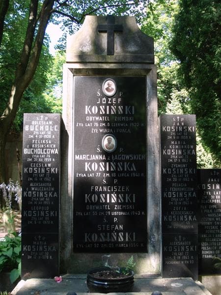 Zdjęcie grobu Feliksa Bucholcowa (2)
