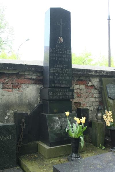 Zdjęcie grobu Kazio Mierzejewski (1)