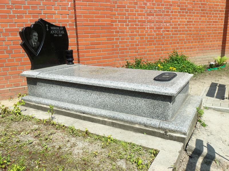 Zdjęcie grobu Mirosław Antczak (1)